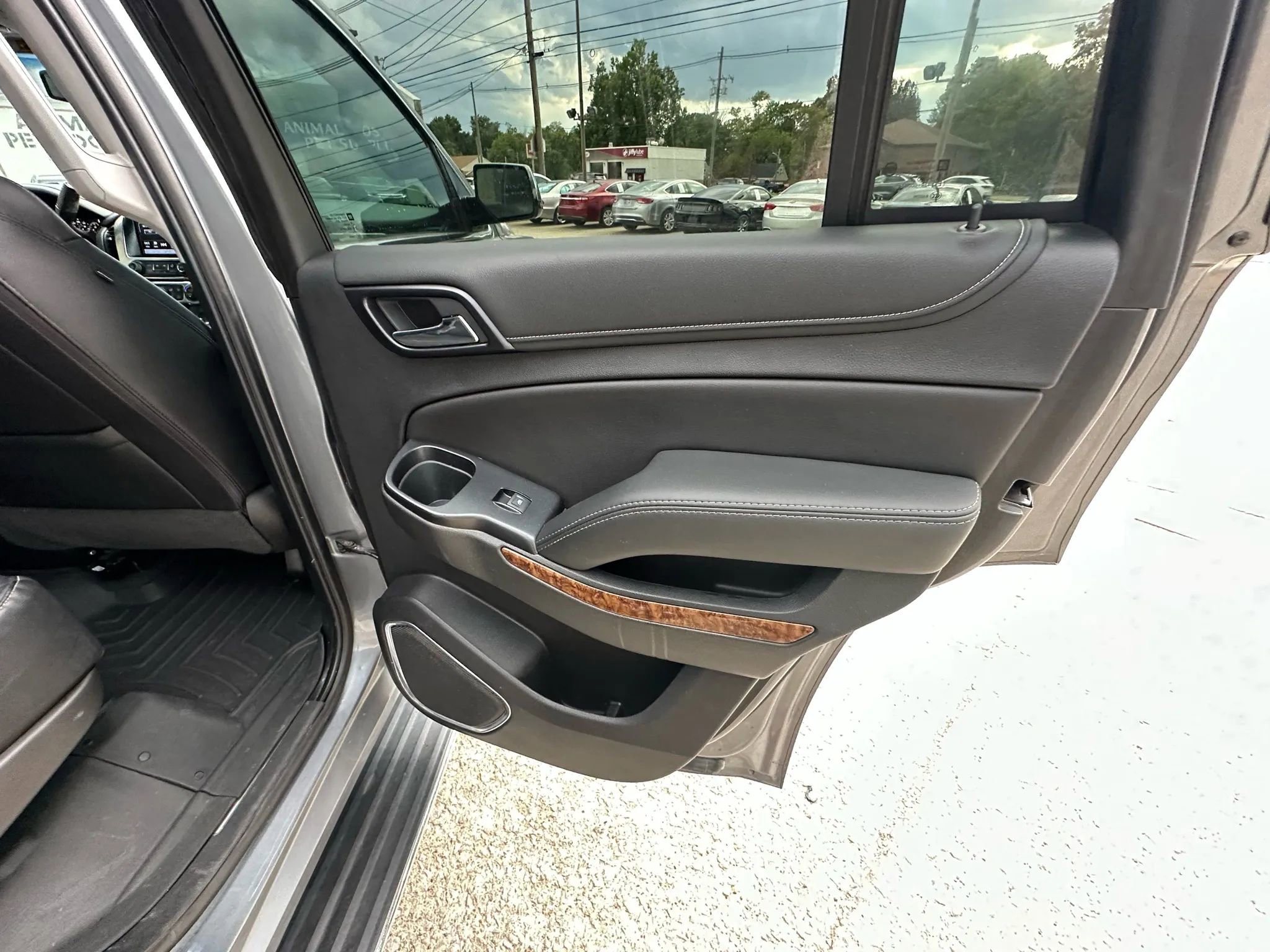 Used 2019 Chevrolet Tahoe Premier image 32
