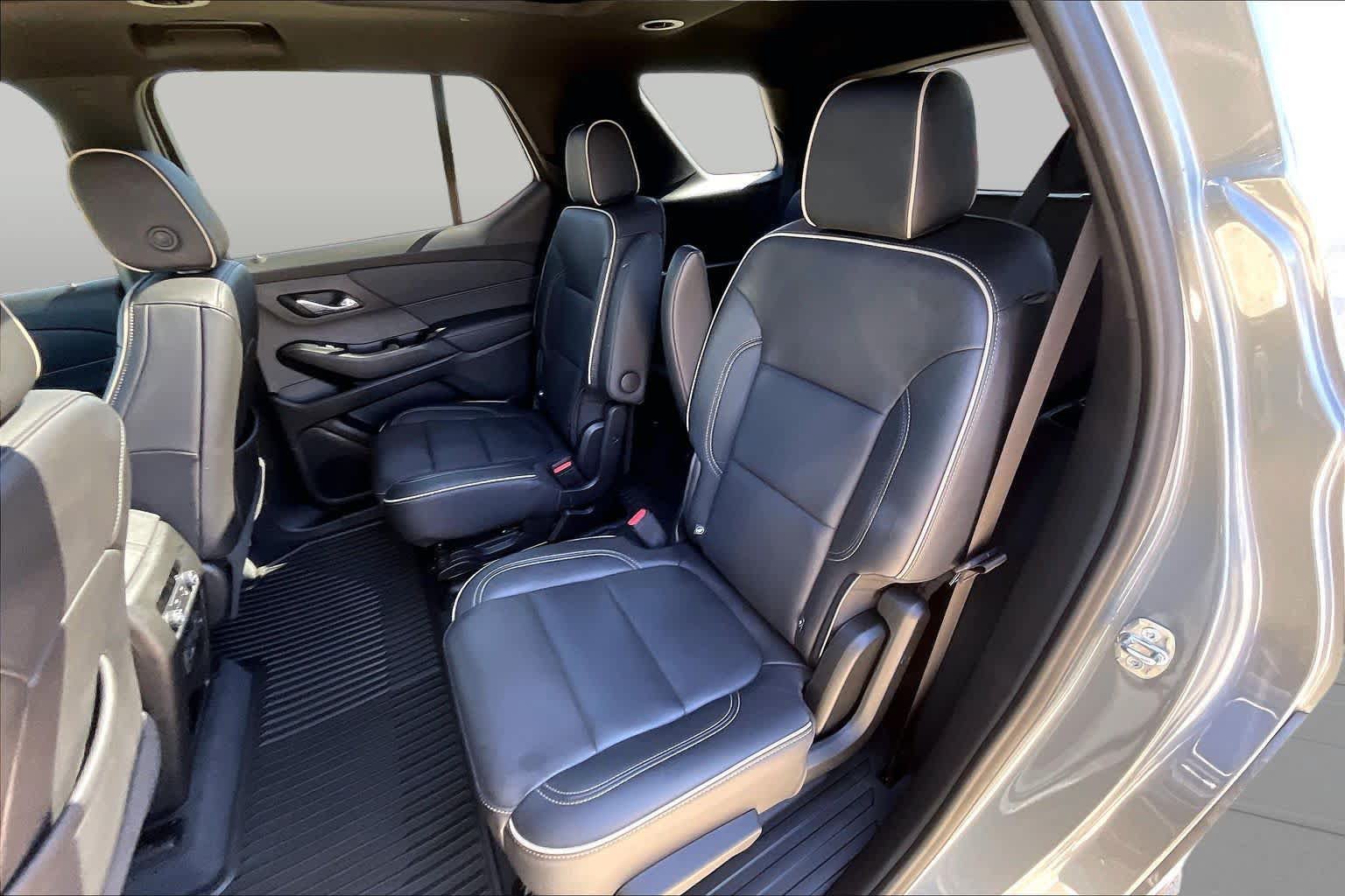 Used 2023 Chevrolet Traverse Premier AWD/4WD image 21