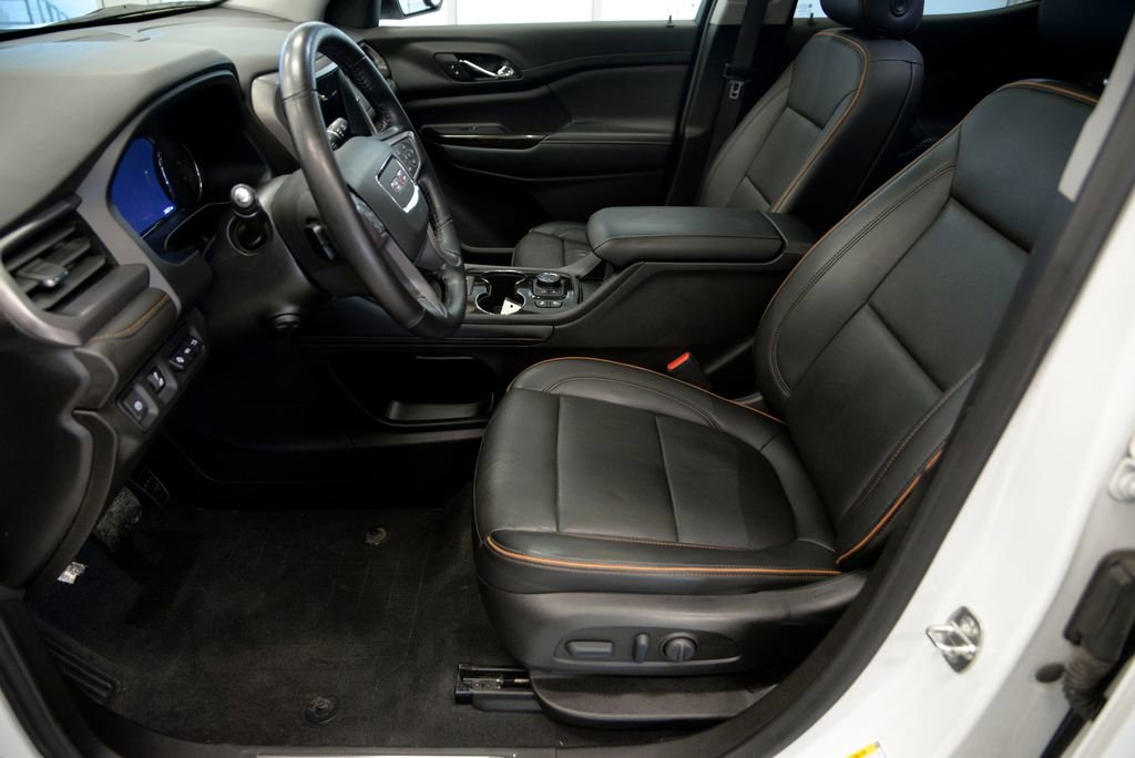 Used 2022 GMC Acadia AT4 w/ Technology Package image 15