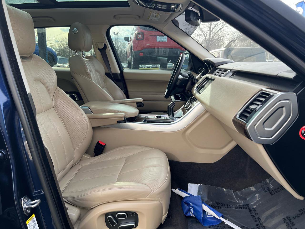 Used 2015 Land Rover Range Rover Sport HSE image 16