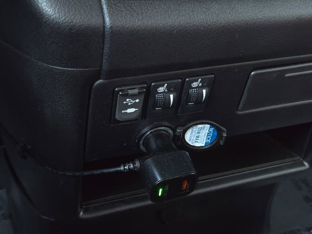 Used 2017 Toyota Sienna Limited image 24