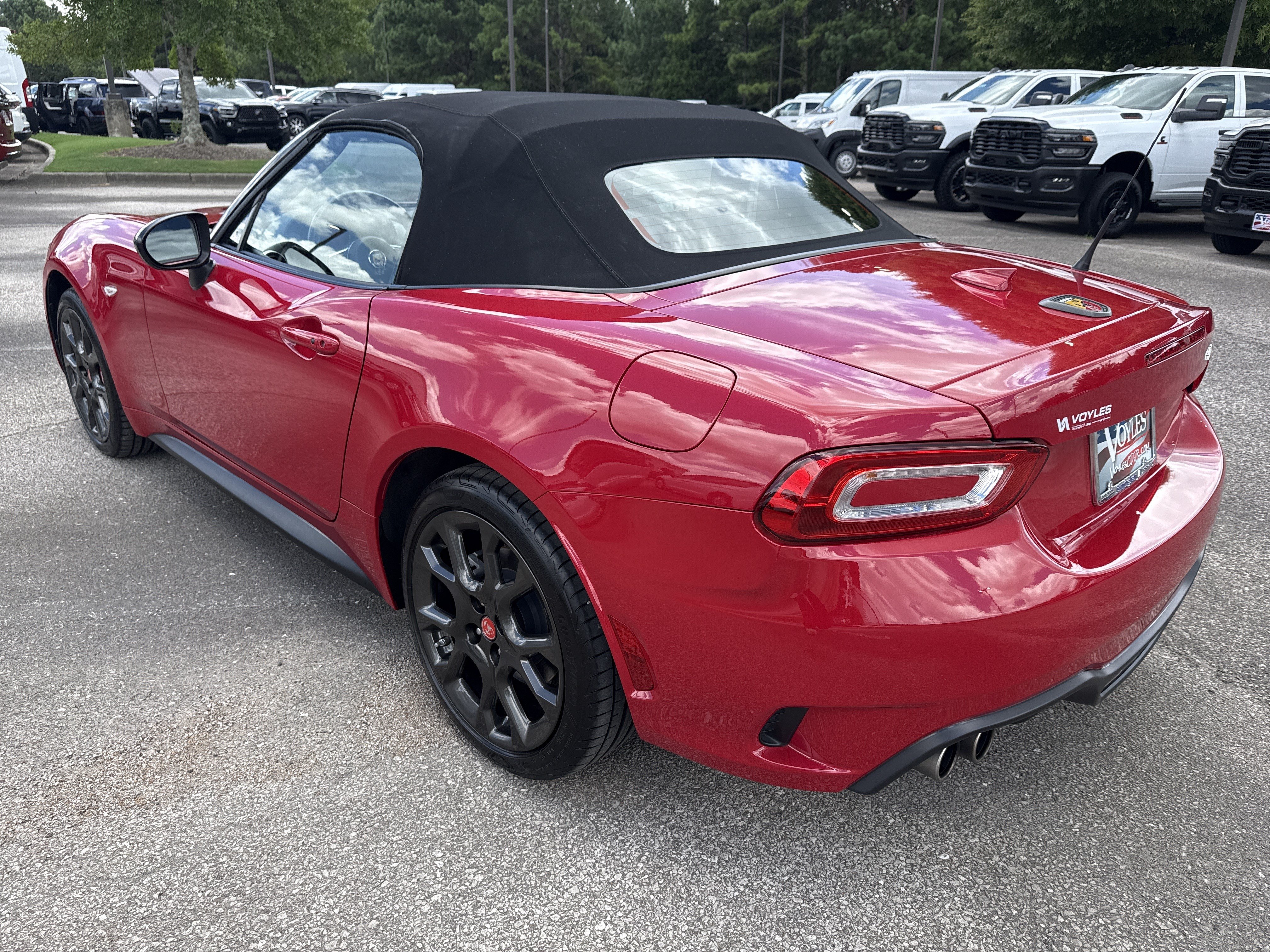 Used 2020 FIAT 124 Spider Abarth RWD image 5