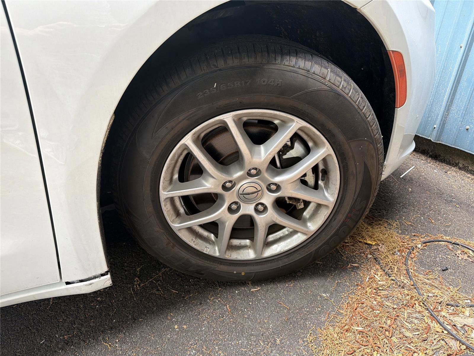 Used 2023 Chrysler Pacifica Touring-L FWD image 8