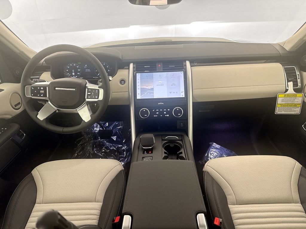 New 2026 Land Rover Discovery S AWD/4WD image 22