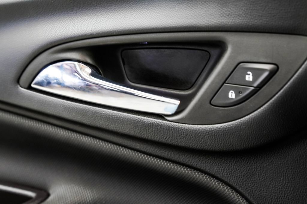 Used 2022 Chevrolet Equinox RS FWD image 47
