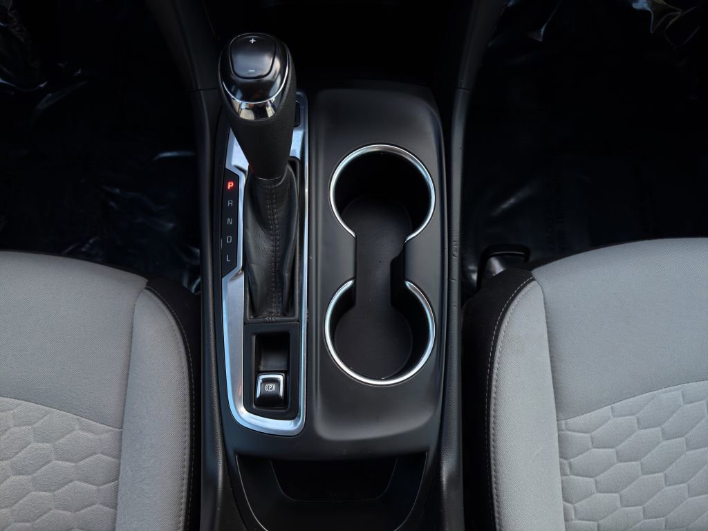 Used 2021 Chevrolet Equinox LS image 19