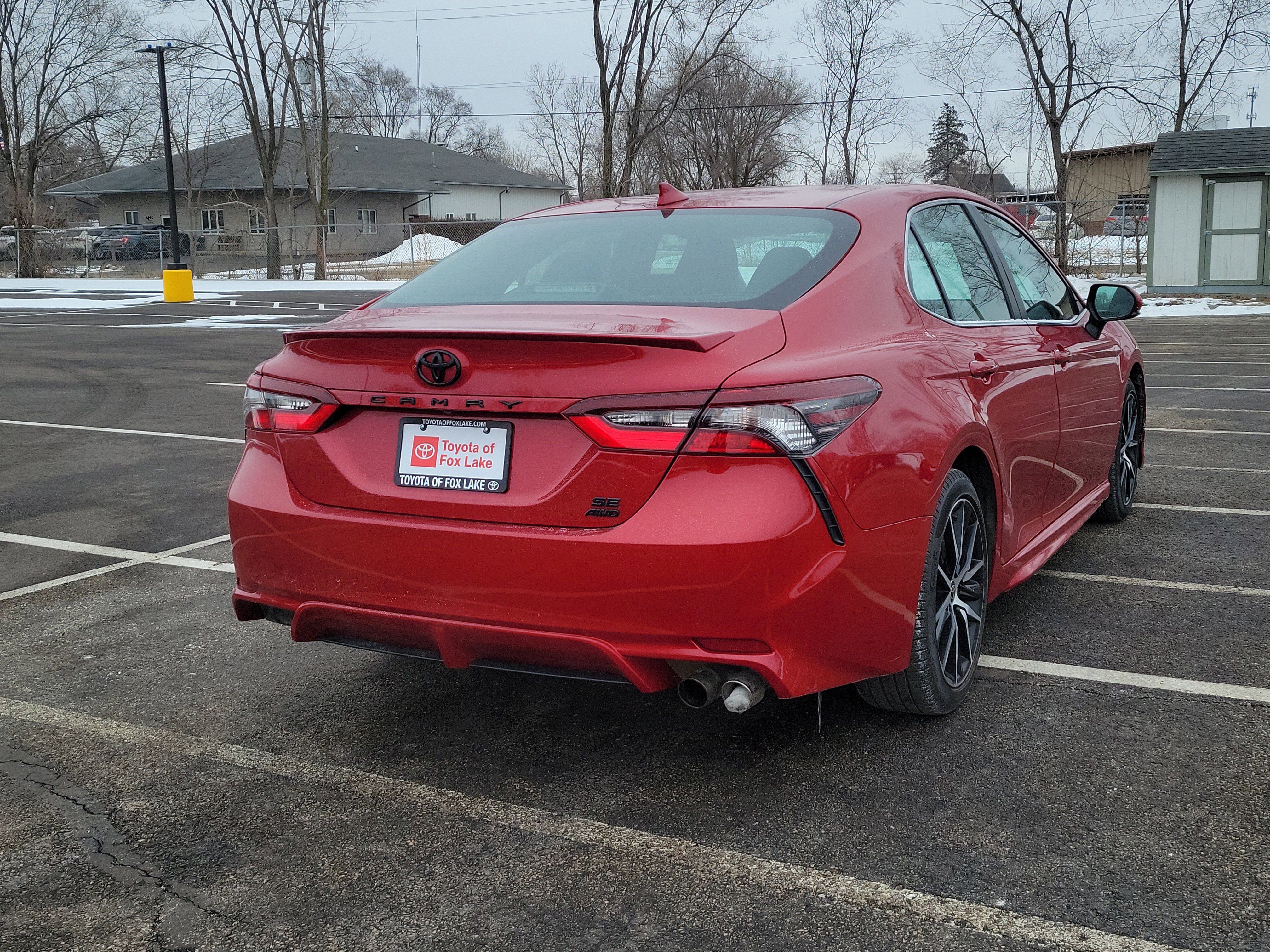 Used 2023 Toyota Camry SE w/ Cold Weather Package image 4