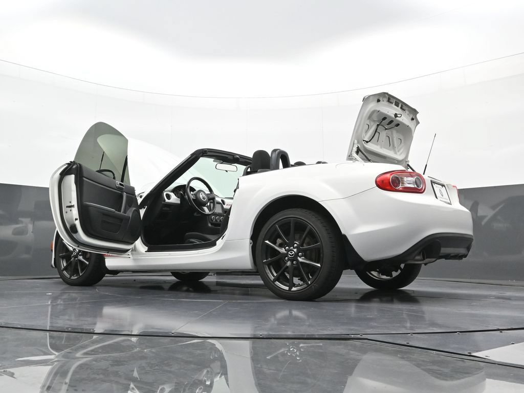Used 2015 MAZDA MX-5 Miata Club RWD image 36