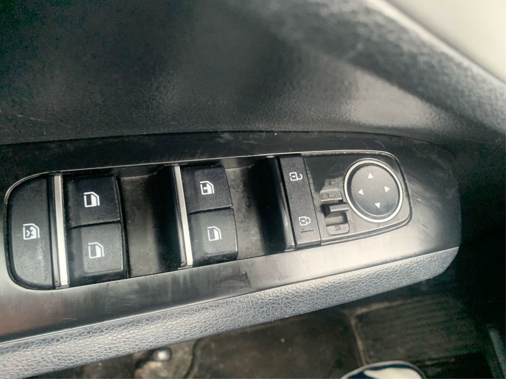 Used 2021 Kia Soul LX FWD image 26