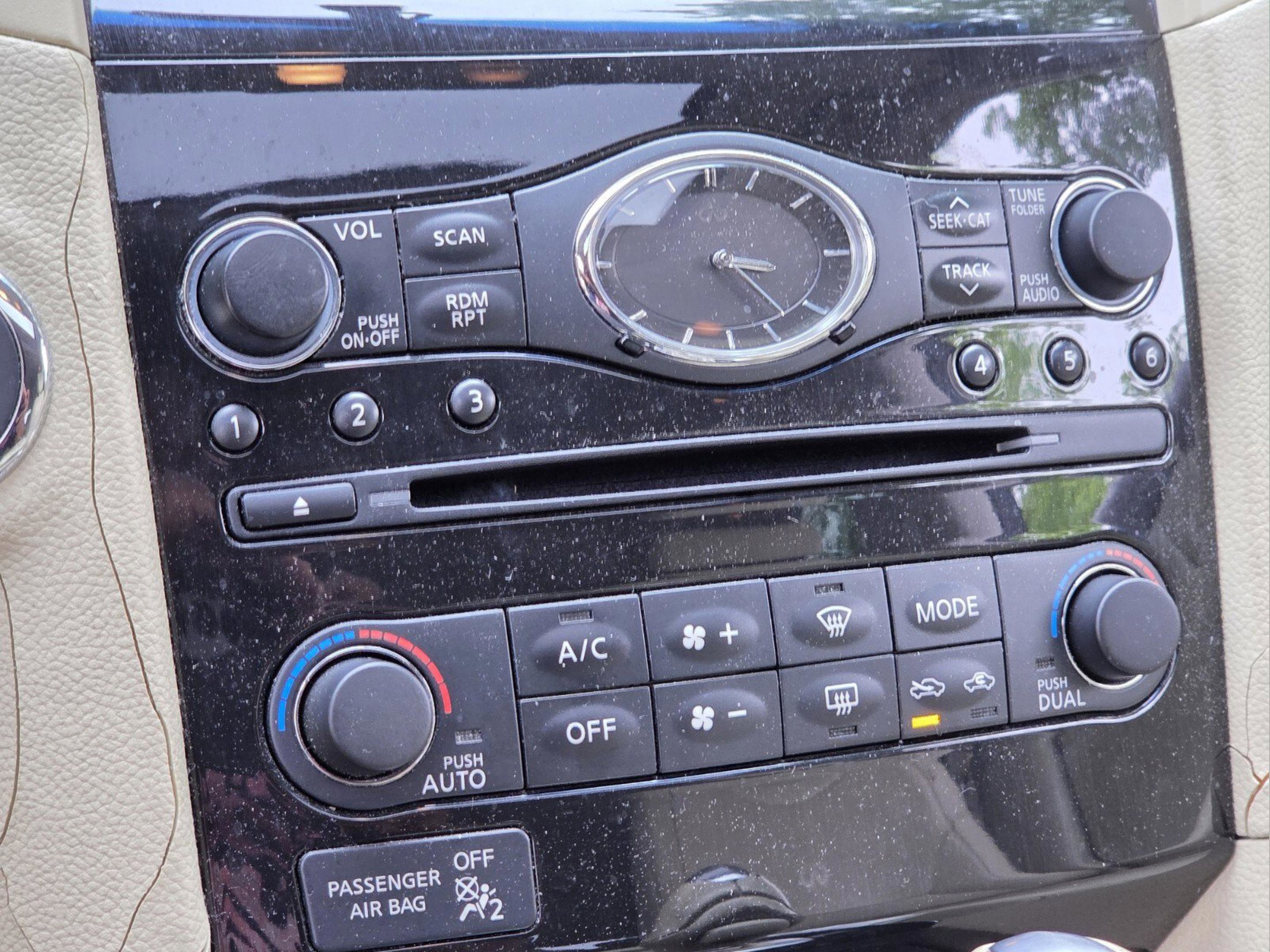Used 2010 INFINITI FX35 2WD w/ Navigation Pkg image 9
