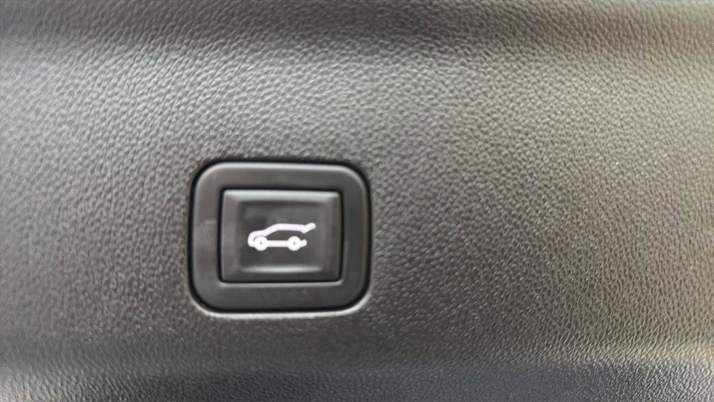 Used 2023 Cadillac Escalade V image 19