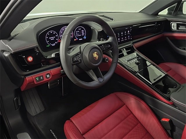 Certified 2025 Porsche Panamera 4 image 4