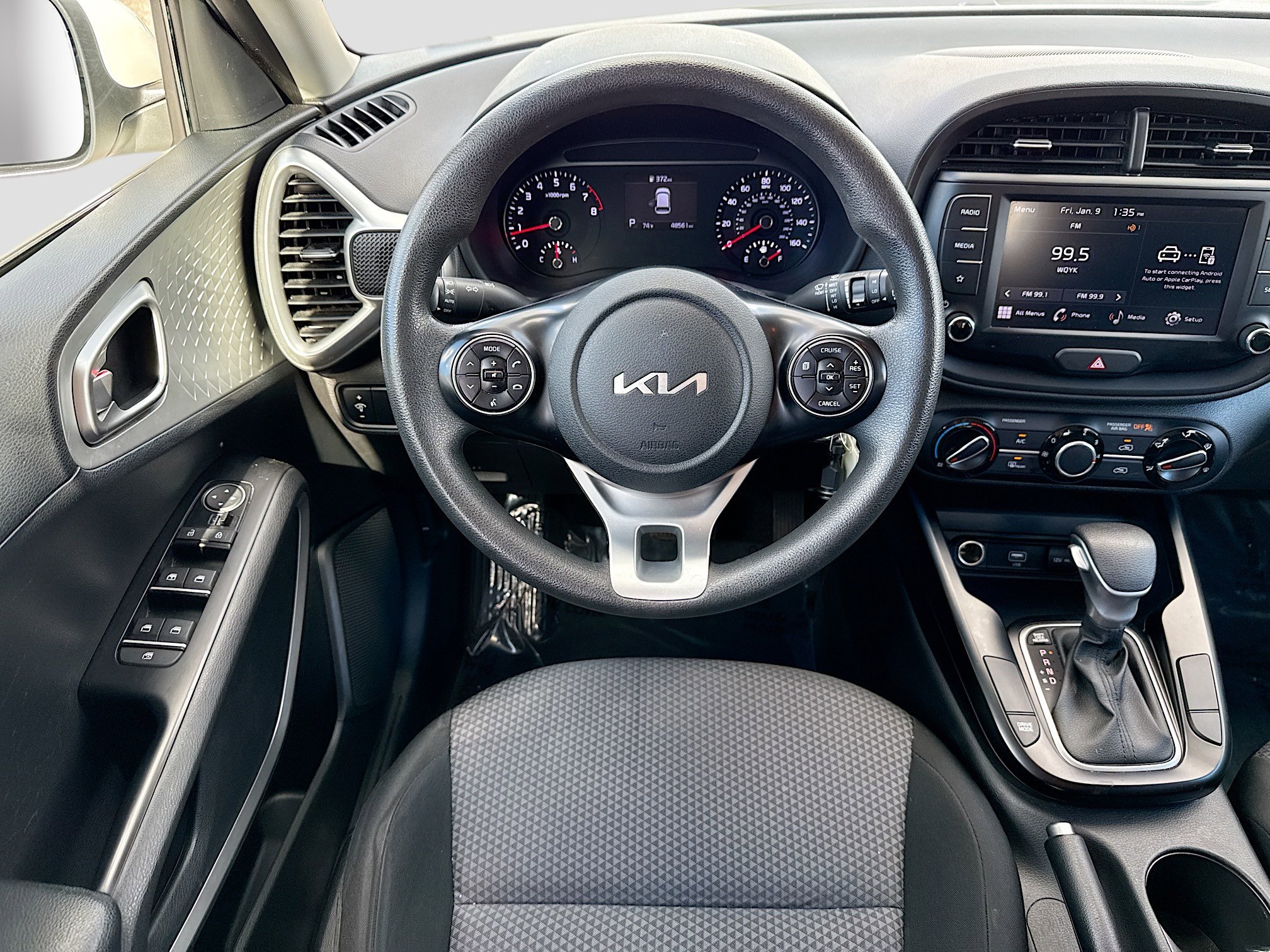 Used 2022 Kia Soul LX image 16