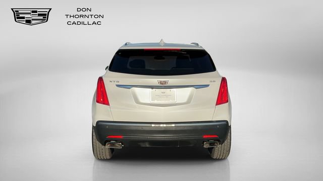 Used 2017 Cadillac XT5 Luxury w/ LPO, Sport Package FWD image 4
