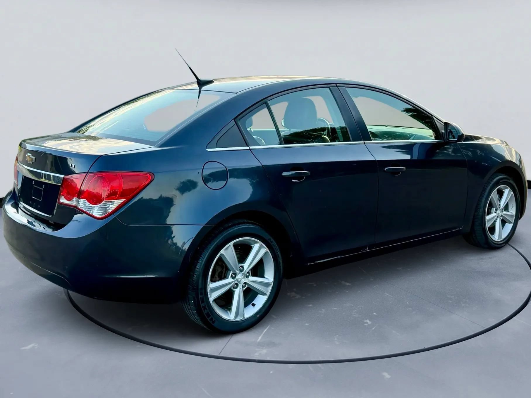 Used 2014 Chevrolet Cruze LT FWD image 5