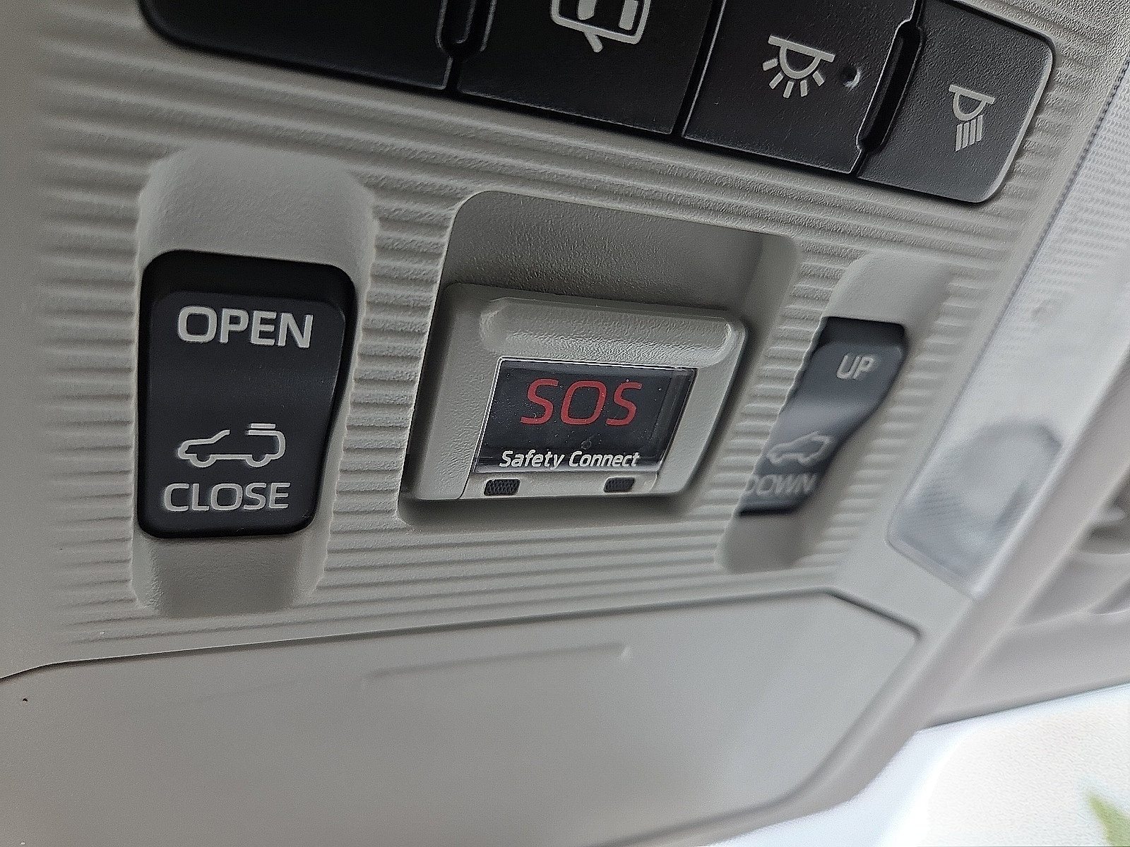 Used 2019 Toyota RAV4 Limited FWD image 22