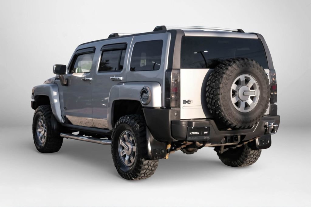 Used 2010 HUMMER H3 Luxury w/ Appearance Package image 8