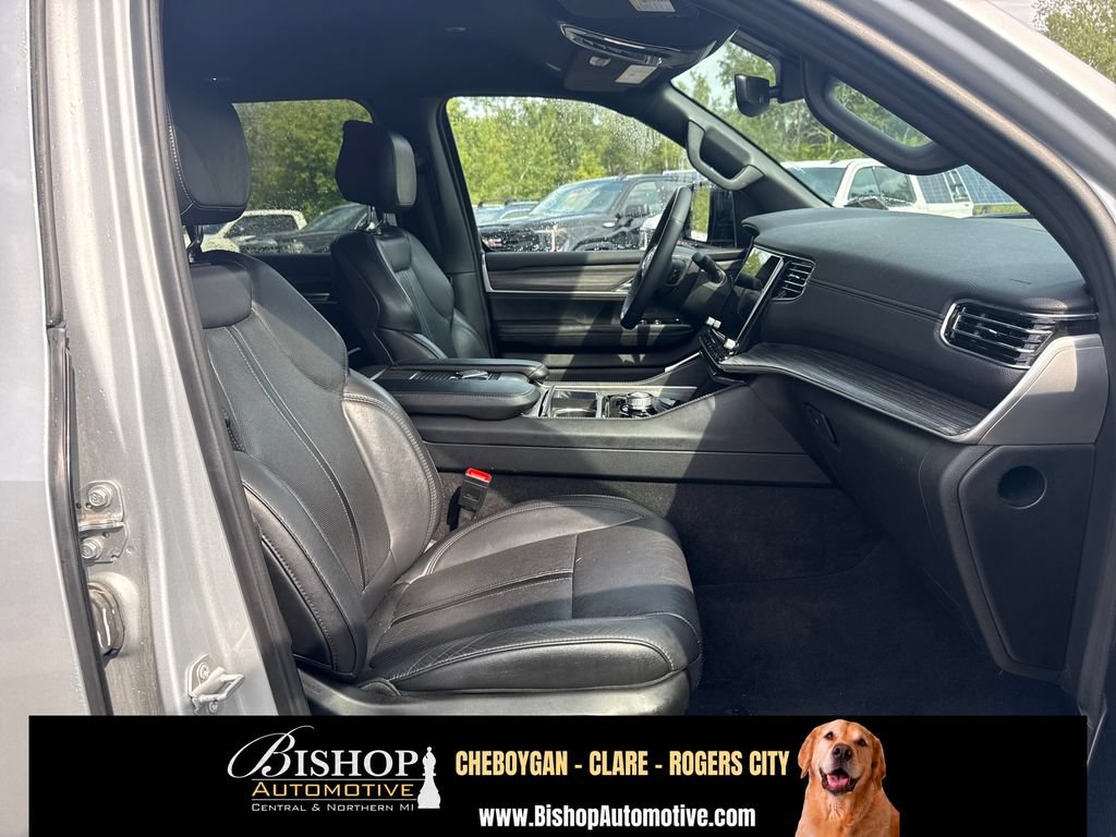 Used 2024 Jeep Wagoneer L Series II w/ Flexible Seating Group AWD/4WD image 20