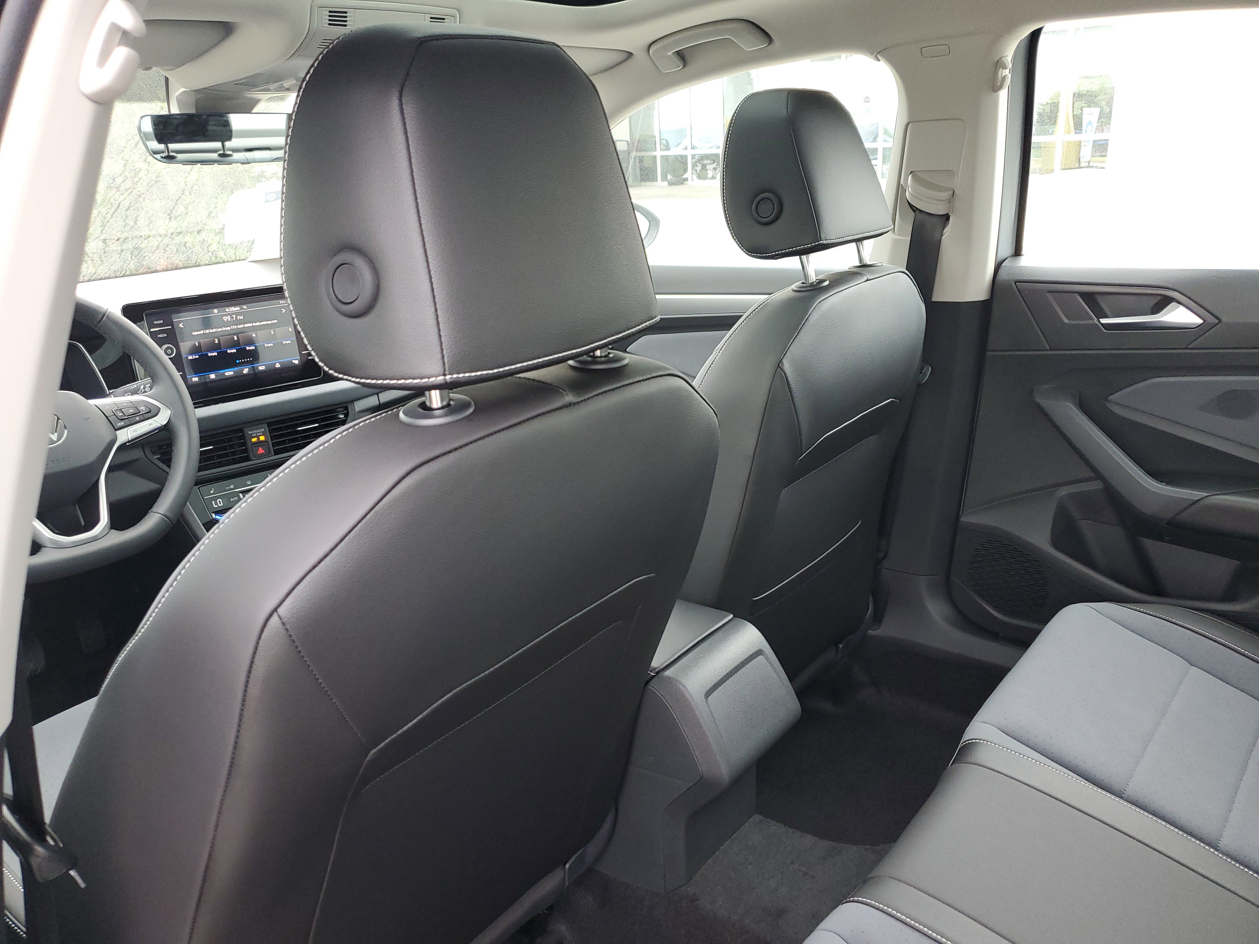 New 2026 Volkswagen Jetta SE image 8