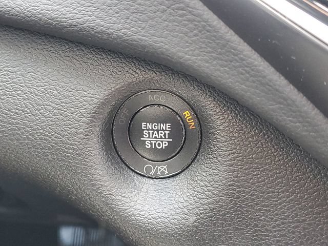 Used 2019 Jeep Cherokee Limited AWD/4WD image 25