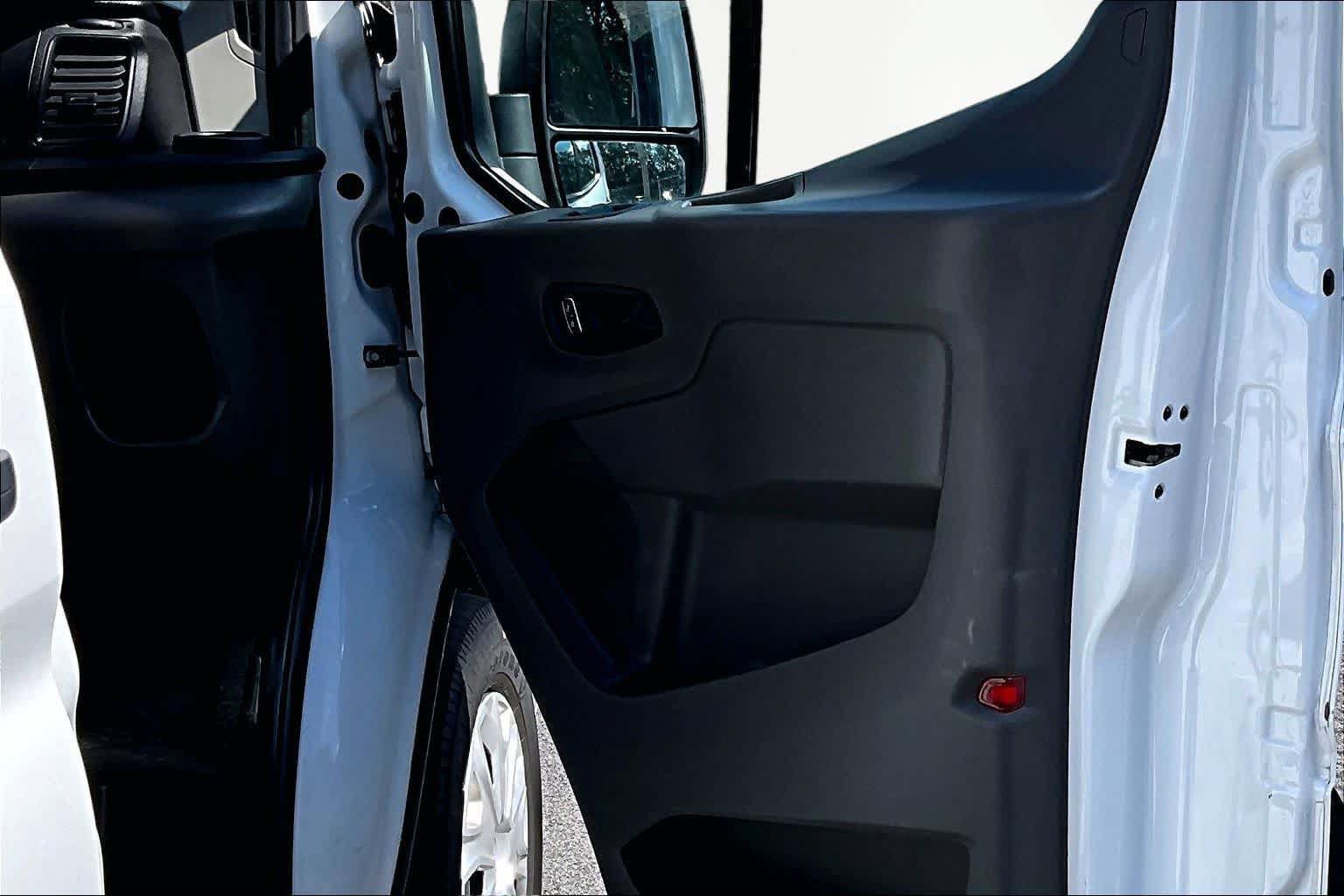Used 2023 Ford Transit 350 XLT RWD image 23