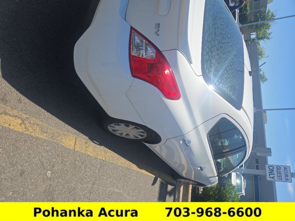 Used 2017 Nissan Versa SV FWD image 2