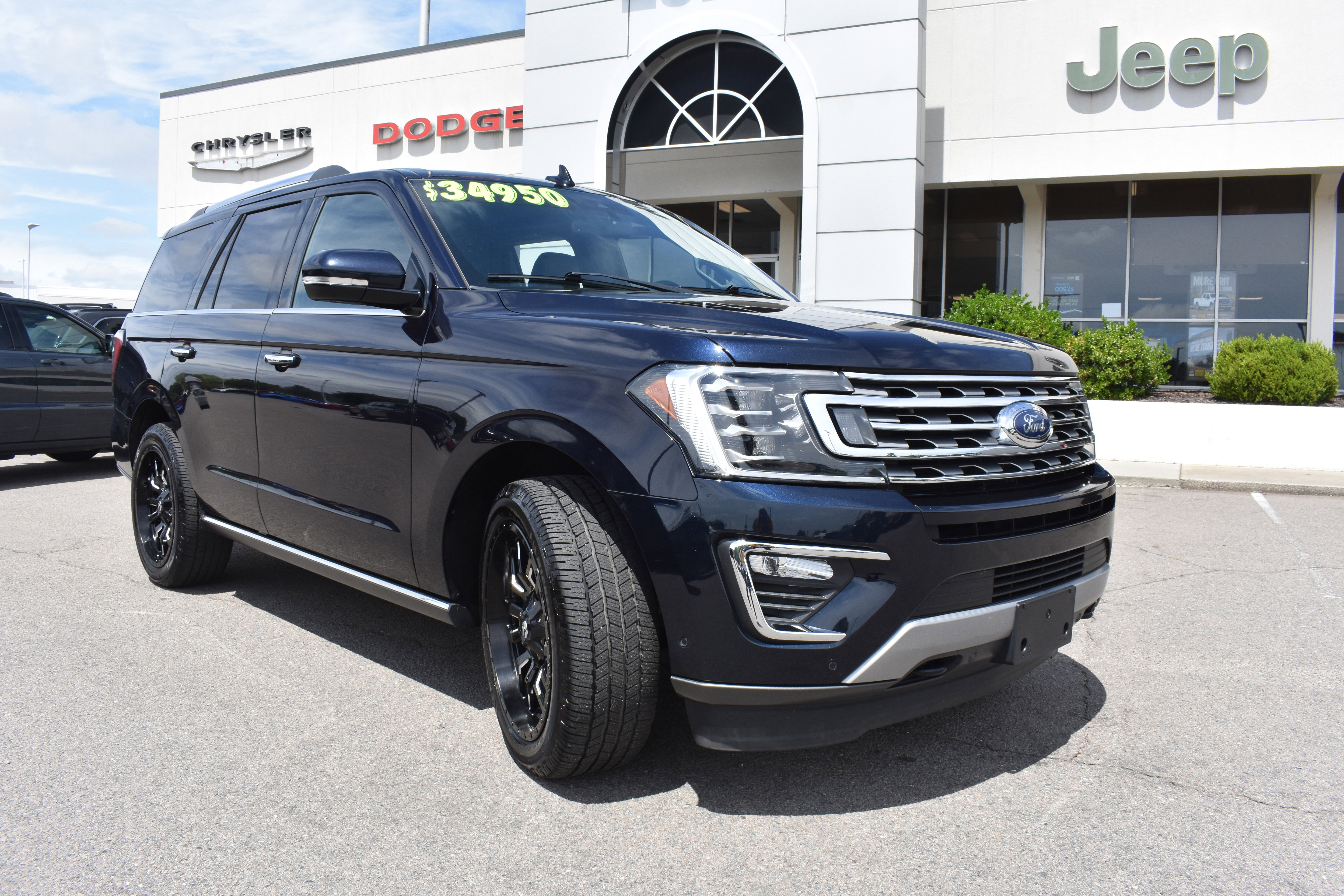 Used 2021 Ford Expedition Limited AWD/4WD image 3