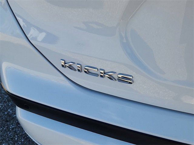Used 2024 Nissan Kicks S image 12