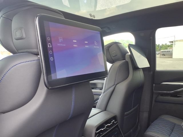 New 2026 Cadillac Escalade IQL Luxury AWD/4WD image 10