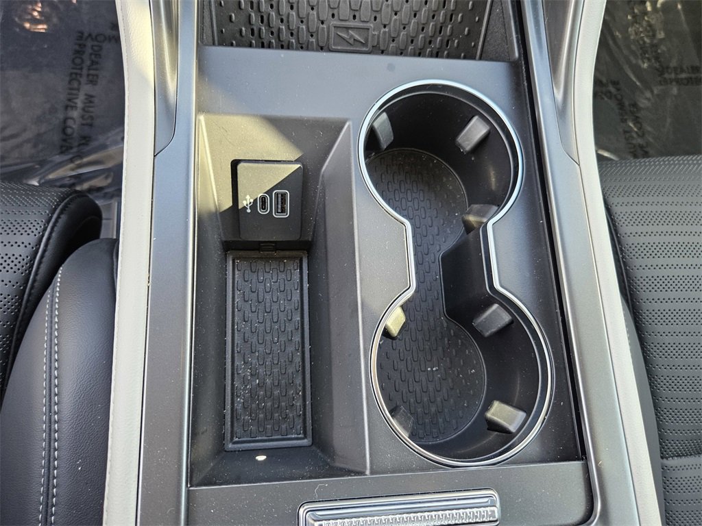 Used 2025 Lincoln Nautilus Reserve image 23