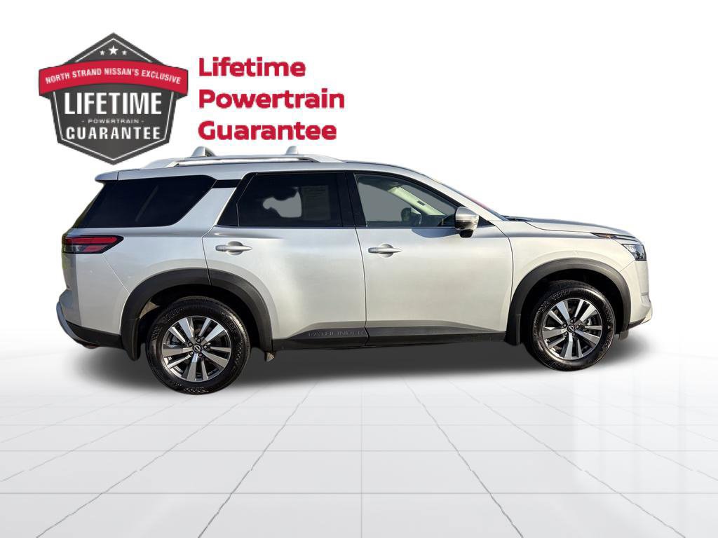 Certified 2025 Nissan Pathfinder SL FWD image 7