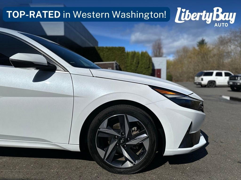 Used 2023 Hyundai Elantra Limited image 11