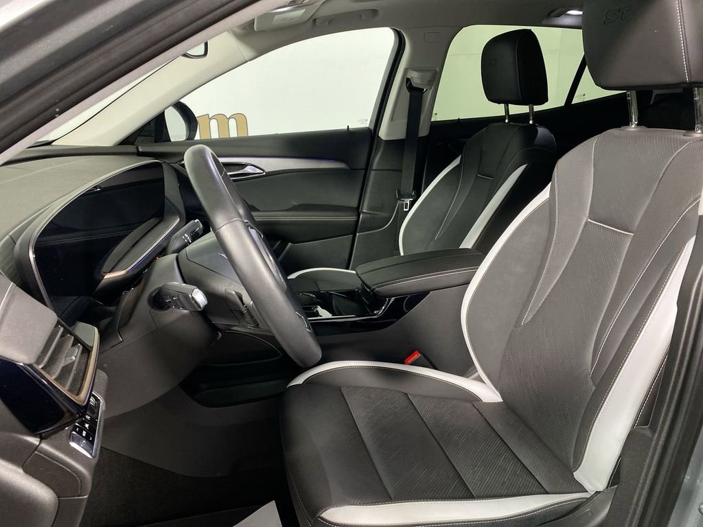 Certified 2024 Buick Envision Sport Touring image 11