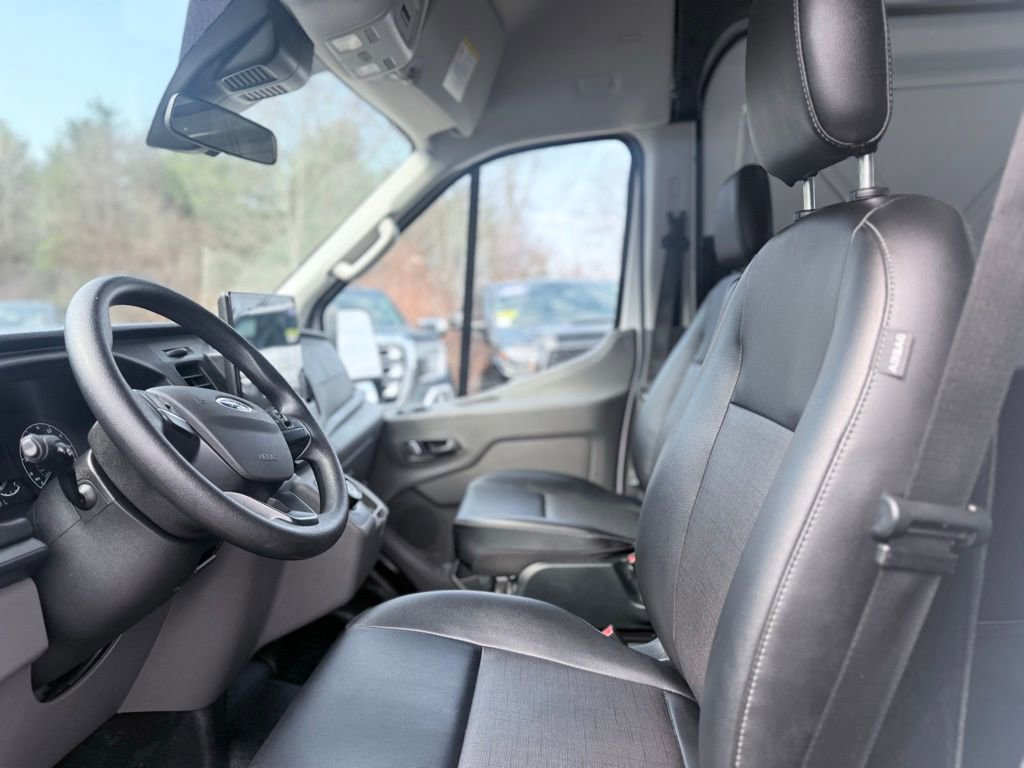 Used 2022 Ford E-Transit 148 High Roof Extended RWD image 18