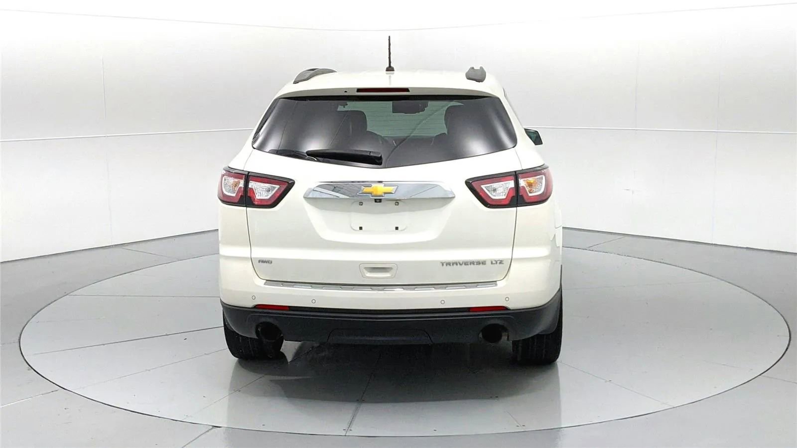 Used 2014 Chevrolet Traverse LTZ AWD/4WD image 6