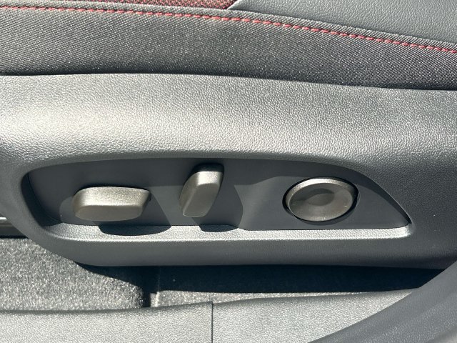 New 2027 Chevrolet Equinox RS w/ Safety and Technology Package FWD image 25
