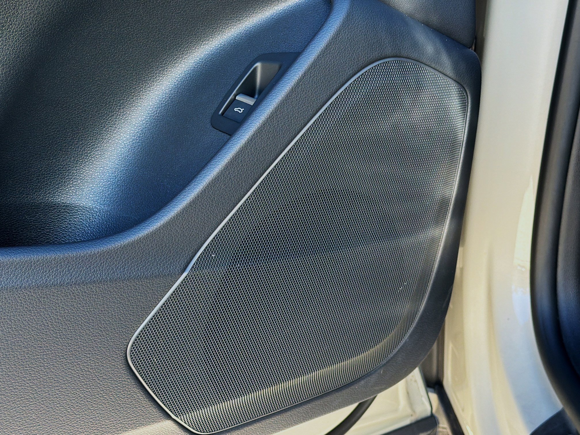 Used 2022 Audi Q8 Premium w/ Convenience Package image 24