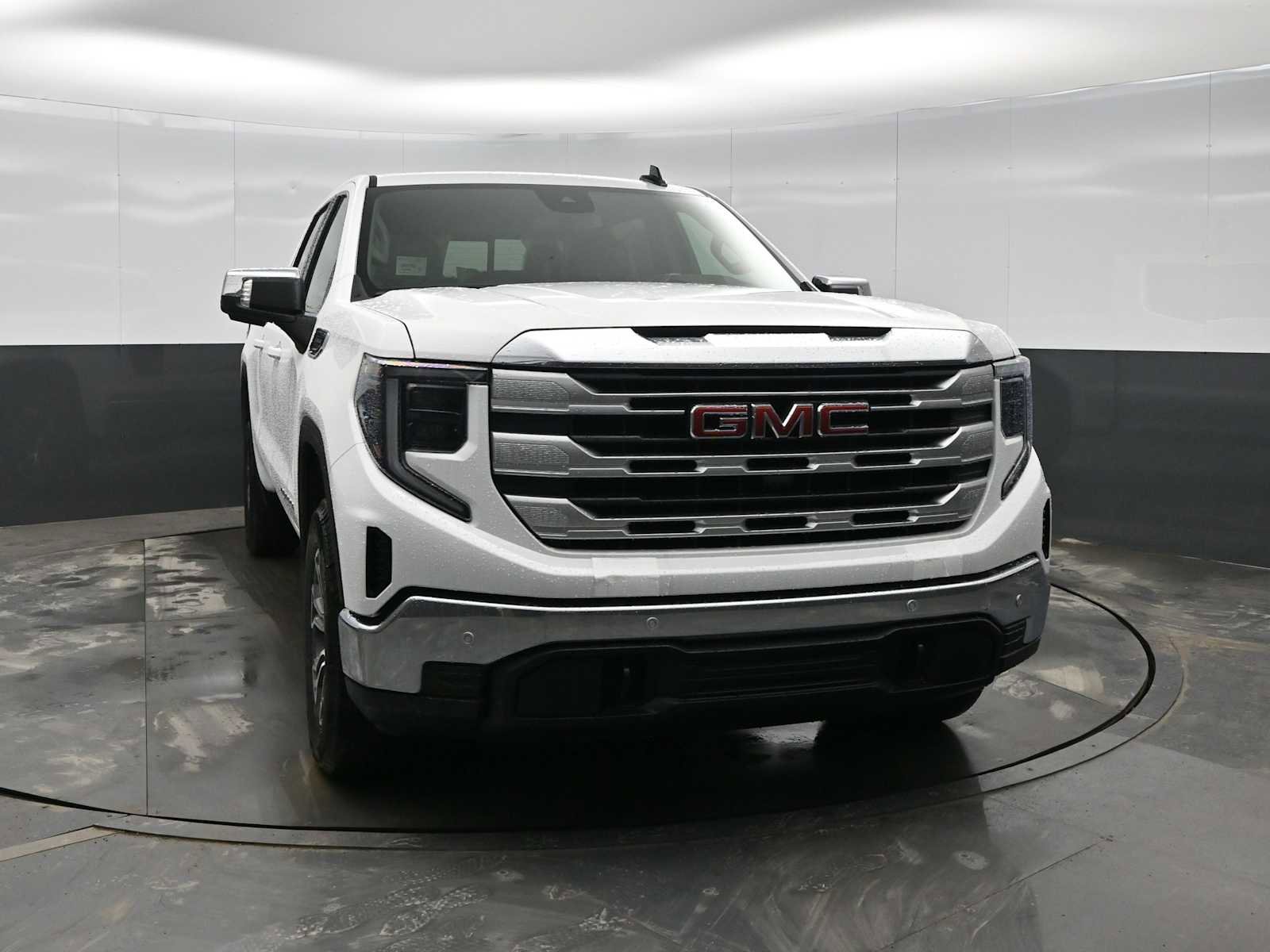 New 2026 GMC Sierra 1500 SLE w/ Preferred Package AWD/4WD image 3