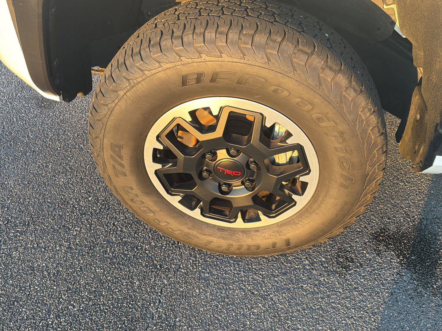 Certified 2024 Toyota Tacoma TRD Off-Road AWD/4WD image 35