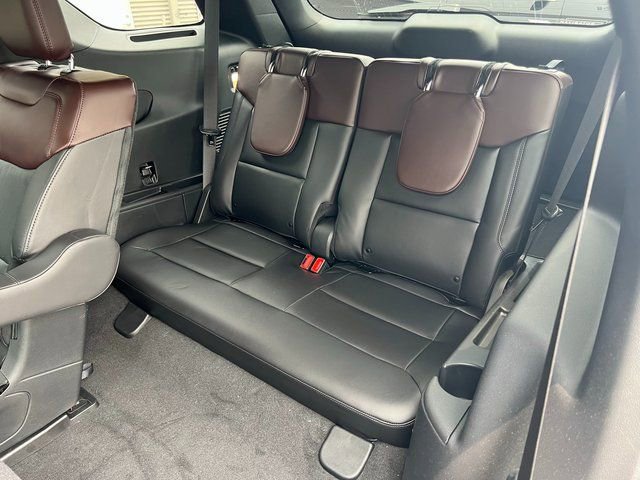 Used 2023 Ford Explorer Platinum w/ Equipment Group 601A image 17