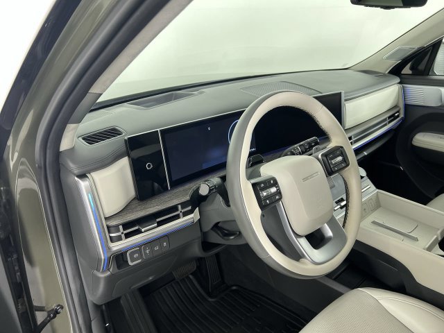 Used 2025 Hyundai Santa Fe Calligraphy AWD/4WD image 10