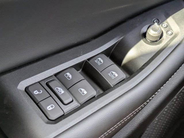 New 2025 Jeep Grand Cherokee L Laredo image 21