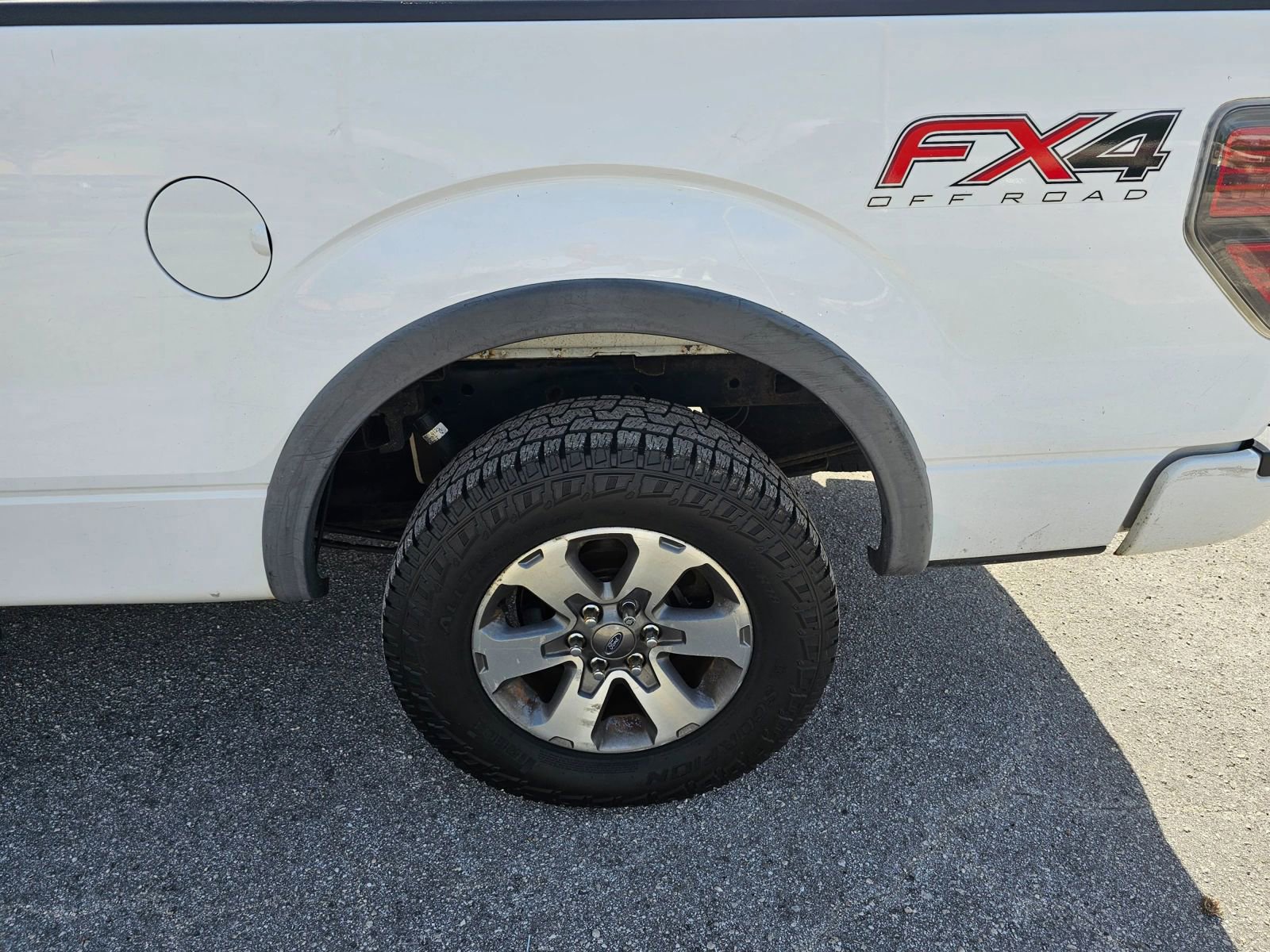 Used 2014 Ford F150 FX4 w/ Equipment Group 402A Luxury image 27