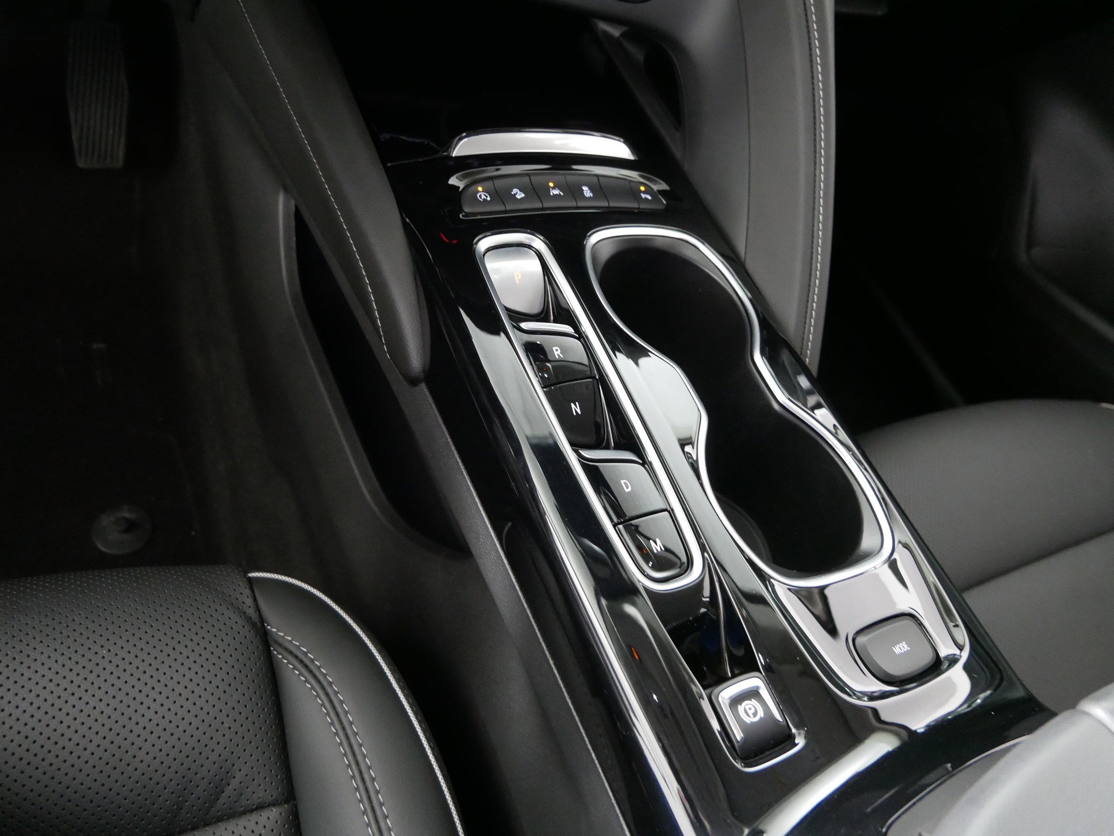 Used 2023 Buick Envision Essence image 24