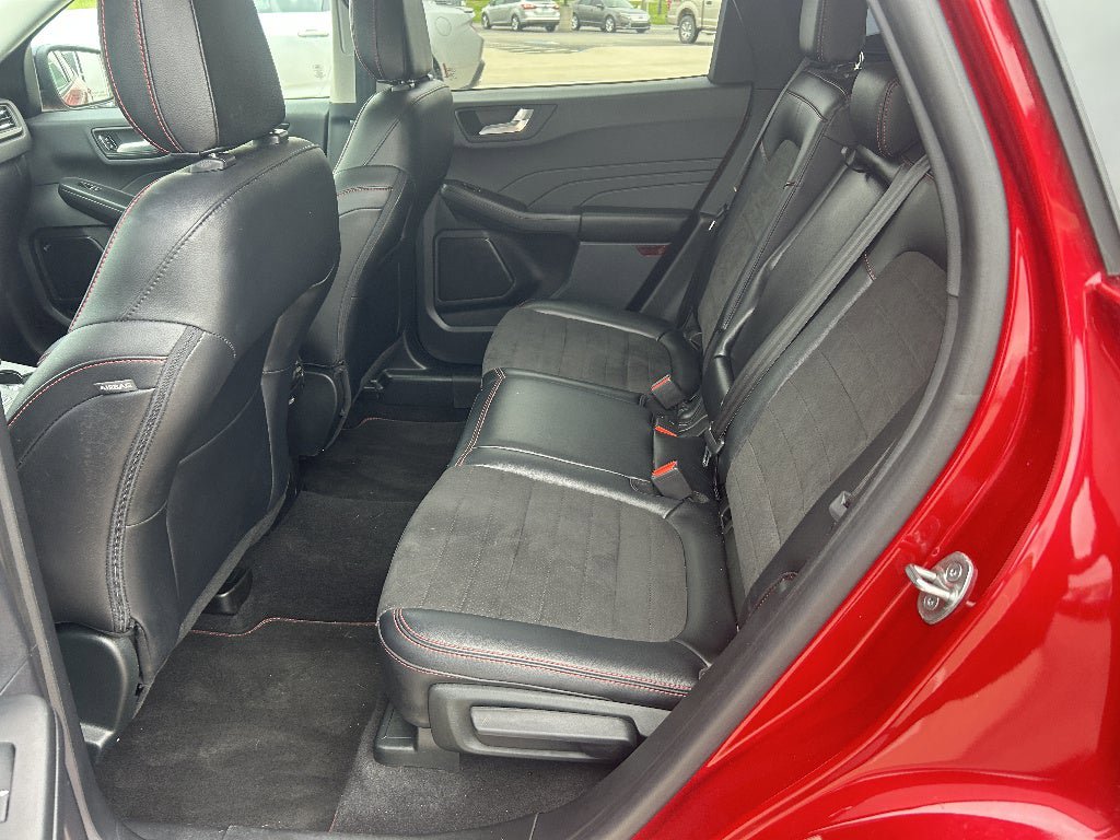 Used 2022 Ford Escape SEL w/ SEL Stealth AWD Package image 18