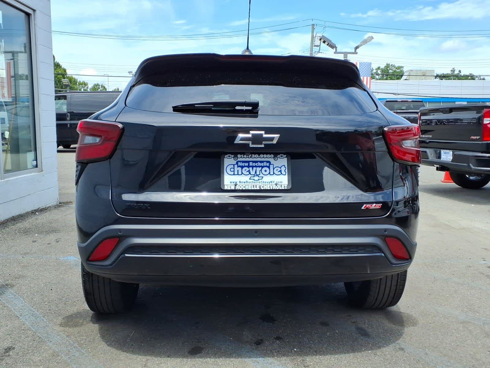 Certified 2024 Chevrolet Trax RS w/ Driver Confidence Package FWD image 5