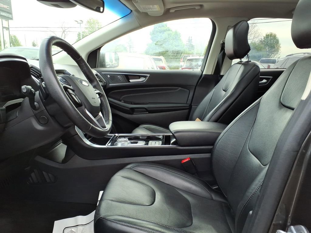 Used 2019 Ford Edge Titanium w/ Equipment Group 301A AWD/4WD image 12