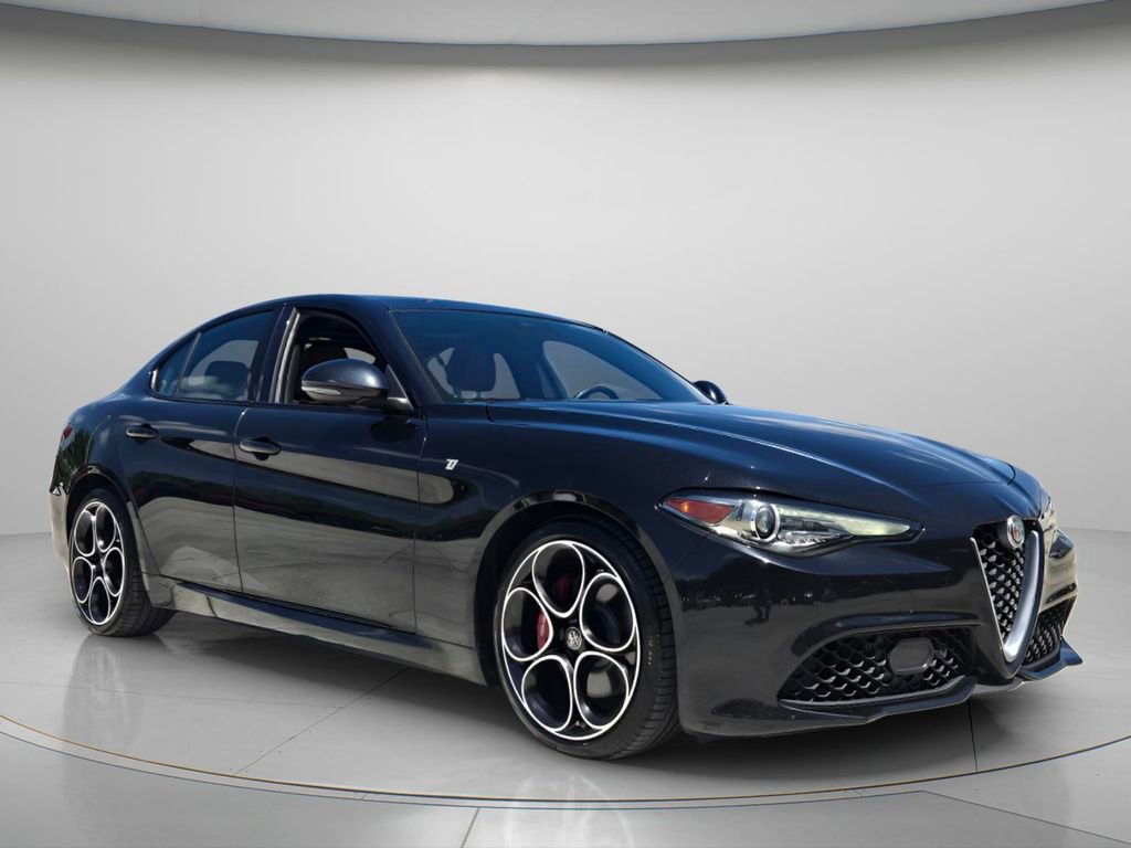 Used 2022 Alfa Romeo Giulia Ti w/ Active Assist Plus Package image 9