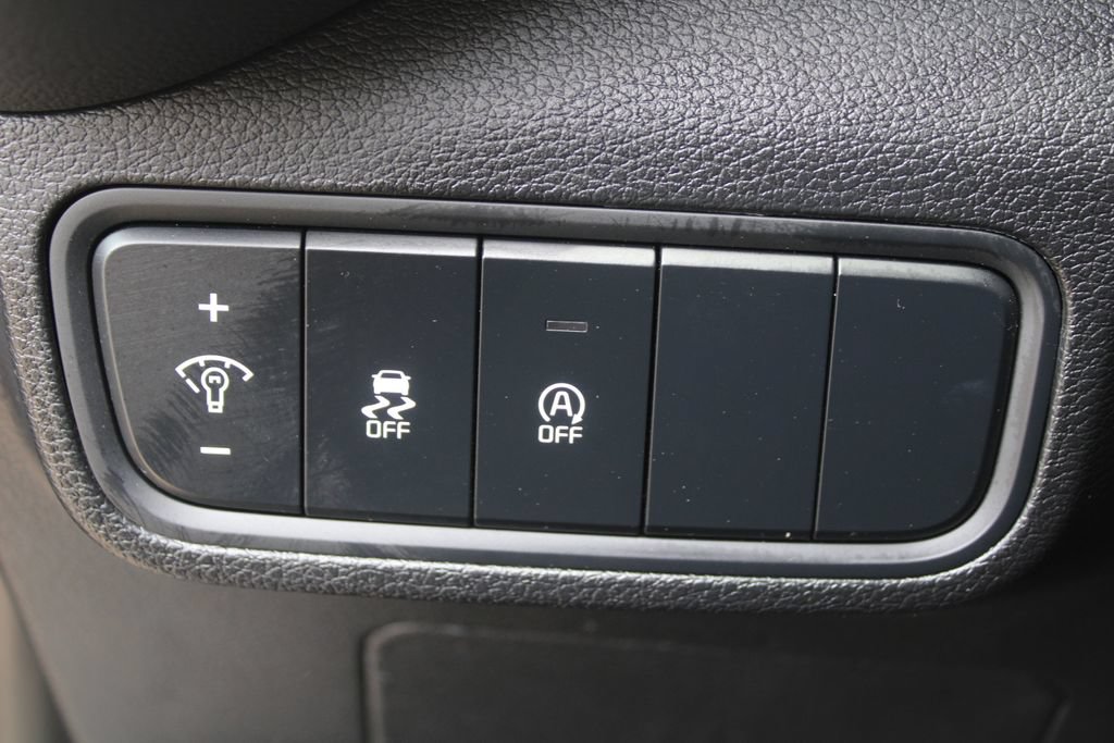 Certified 2025 Kia Soul LX FWD image 23