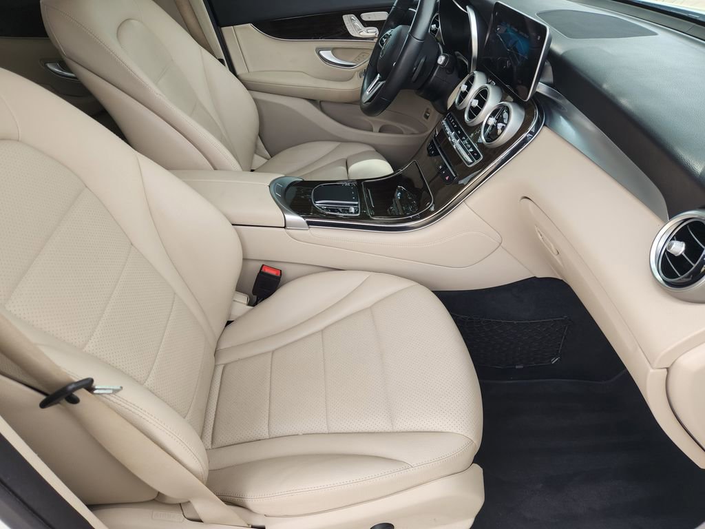 Used 2020 Mercedes-Benz GLC 300 4MATIC image 14